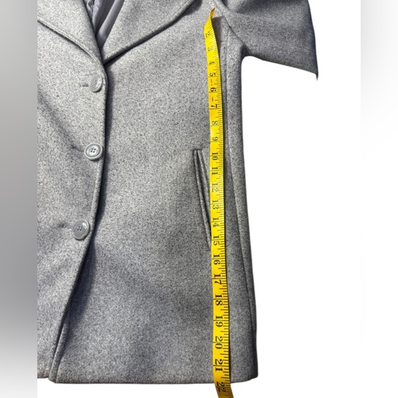 Andrew Marc Women’s Notch Collar 3-Button Coat size Medium - Picture 14 of 16